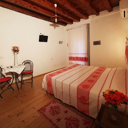 Bed and Breakfast Note Sulla Piazza Кальяри Экстерьер фото