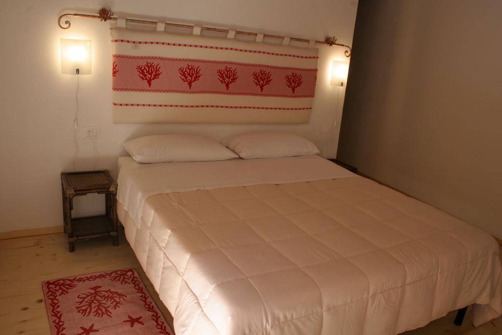 Bed and Breakfast Note Sulla Piazza Кальяри Экстерьер фото