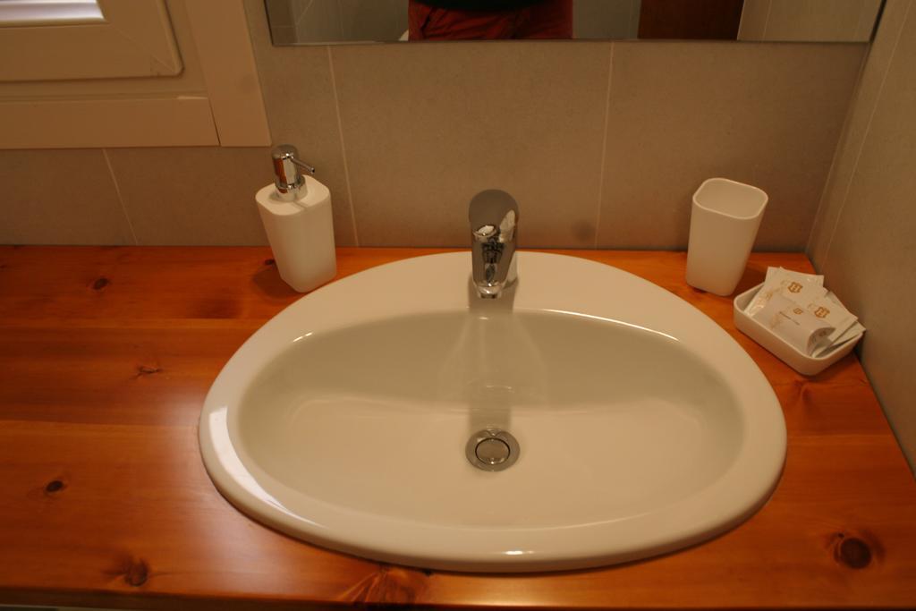 Bed and Breakfast Note Sulla Piazza Кальяри Номер фото